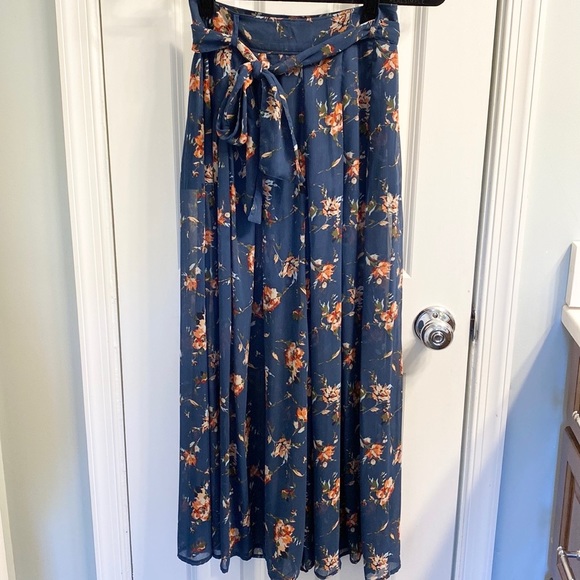 Abercrombie & Fitch Pants - Abercrombie & Fitch Navy Floral Wide Leg Pants